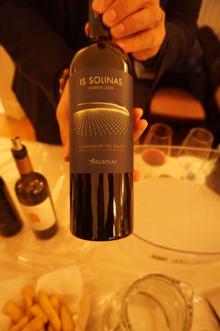 Is Solinas Carignano del Sulcis Riserva Argiolas 